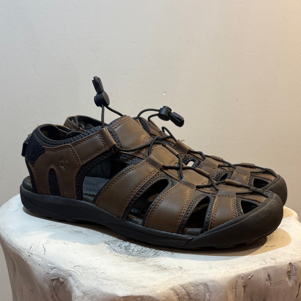 Khombu Men's Travis Active Waterproof Velcro Back Strap Hiking Sandals, Size 11